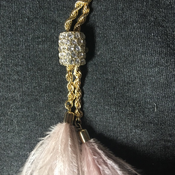 Feather and Gold type necklace - Picture 3 of 4